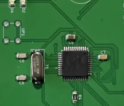 Componentes soldados tras refusión