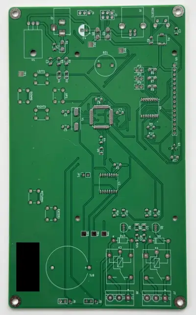 Pasta depositada sobre o PCB